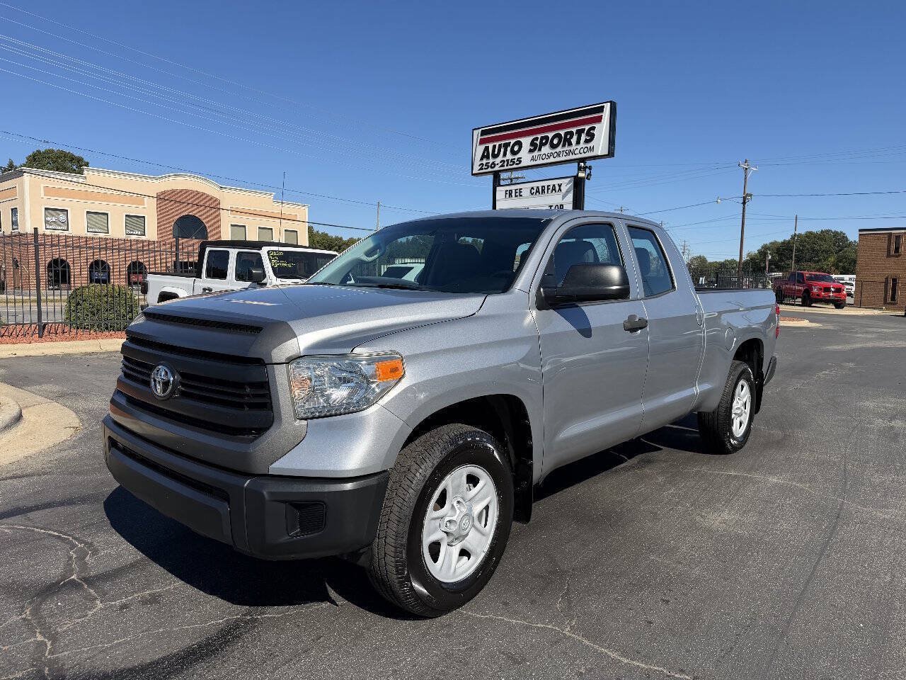 Used 2014 Toyota Tundra SR RWD image 1