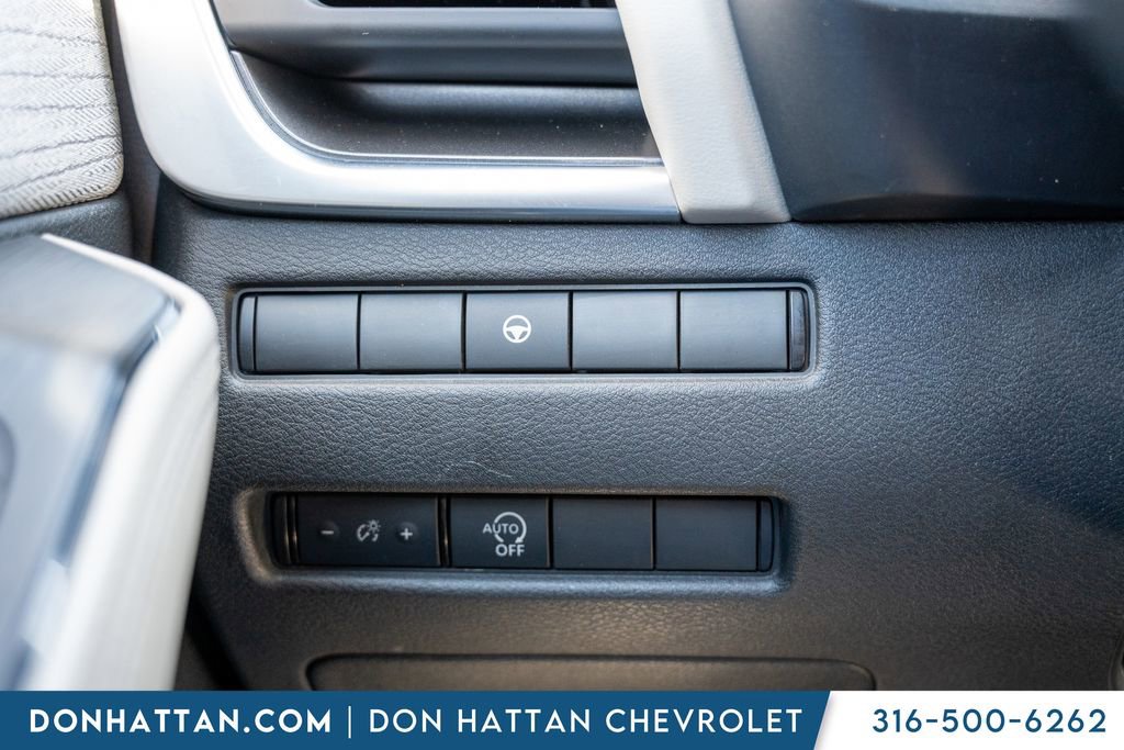 Used 2023 Nissan Rogue SV image 16