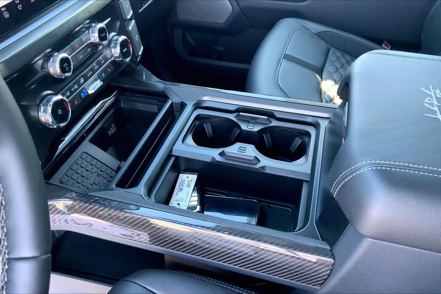 New 2026 Ford F250 Lariat w/ Black Appearance Package image 7