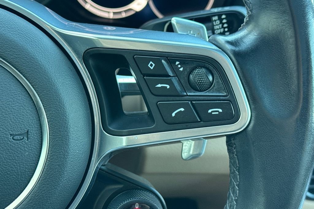 Used 2021 Porsche Cayenne Coupe image 30