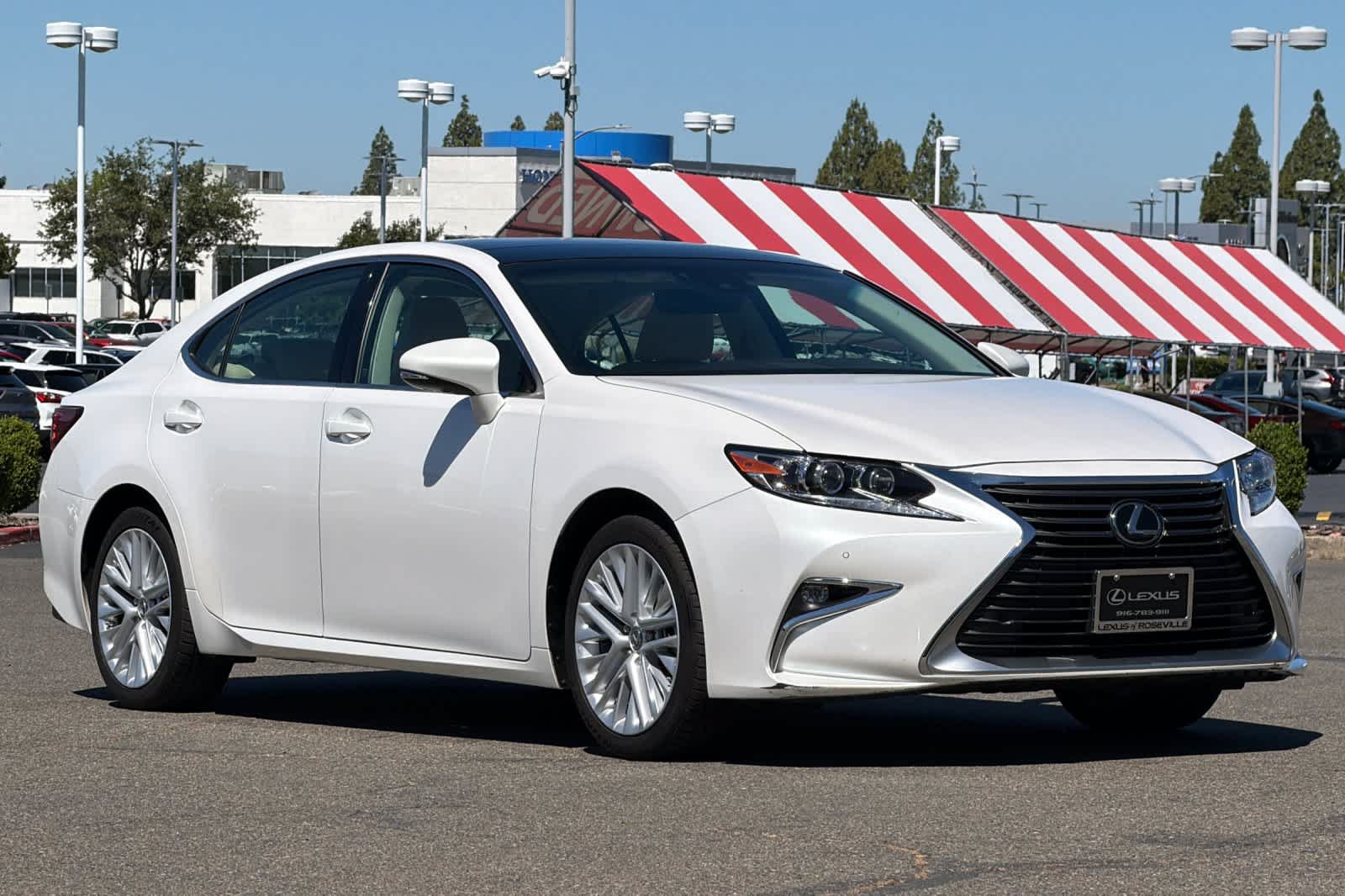 Used 2016 Lexus ES 350 w/ Luxury Package w/Wood Trim FWD image 5