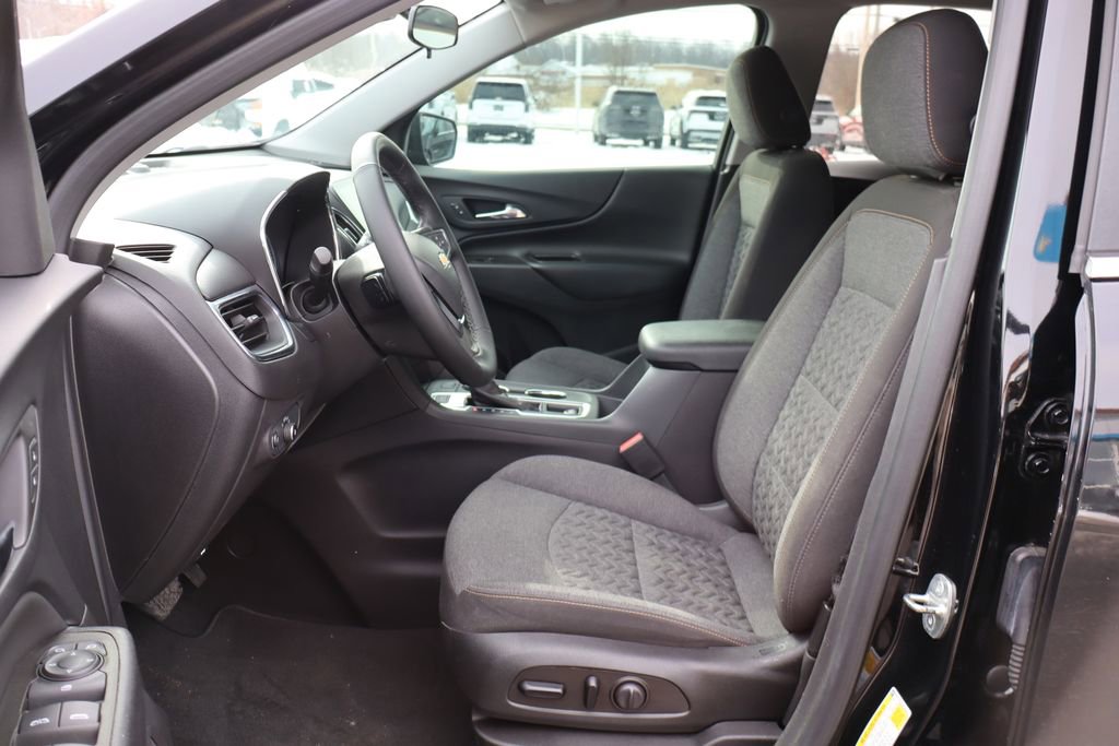 Used 2024 Chevrolet Equinox LT image 11