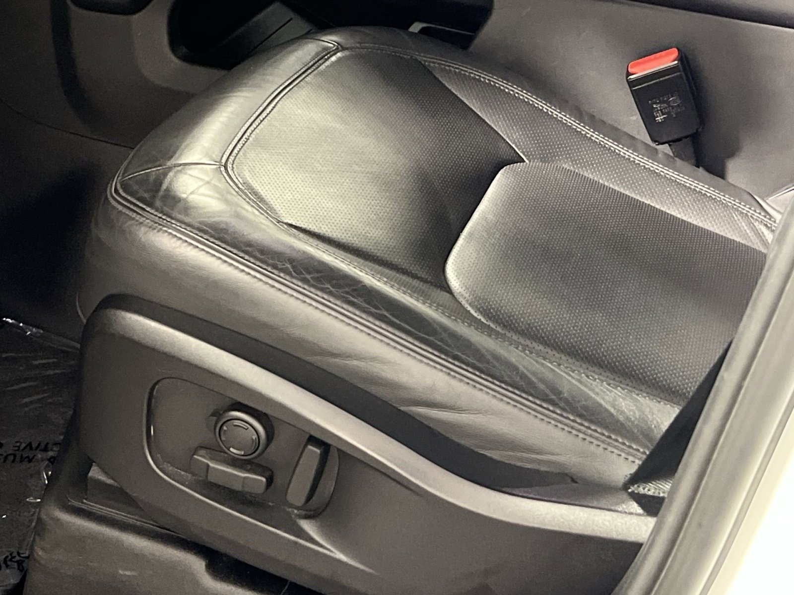 Used 2024 Land Rover Defender 110 S image 14