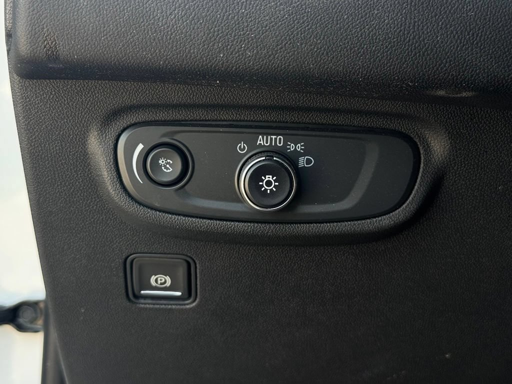 Used 2024 GMC Terrain SLE w/ Elevation Edition FWD image 19