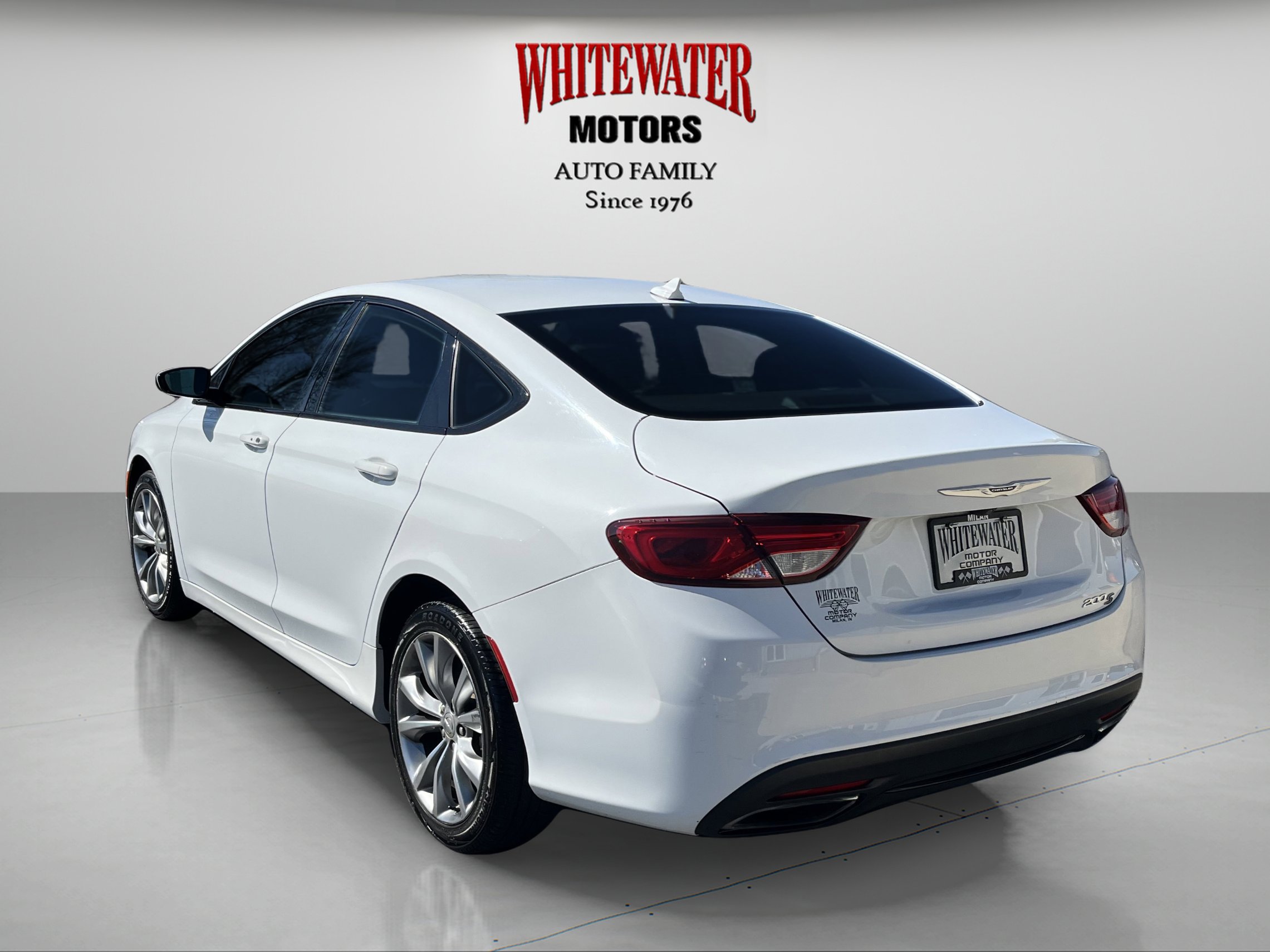 Used 2016 Chrysler 200 S w/ Comfort Group image 3