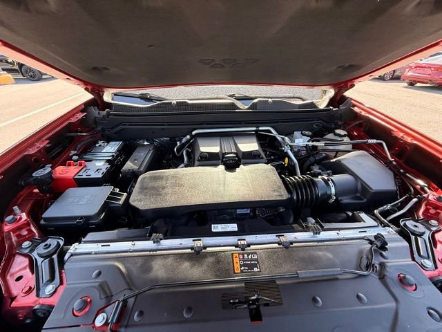 Used 2024 GMC Canyon AT4 w/ Technology Package image 12