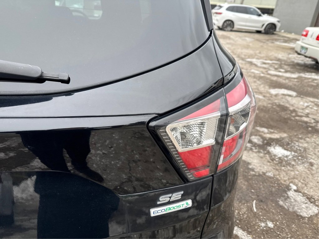 Used 2017 Ford Escape SE w/ SE Cold Weather Package image 24