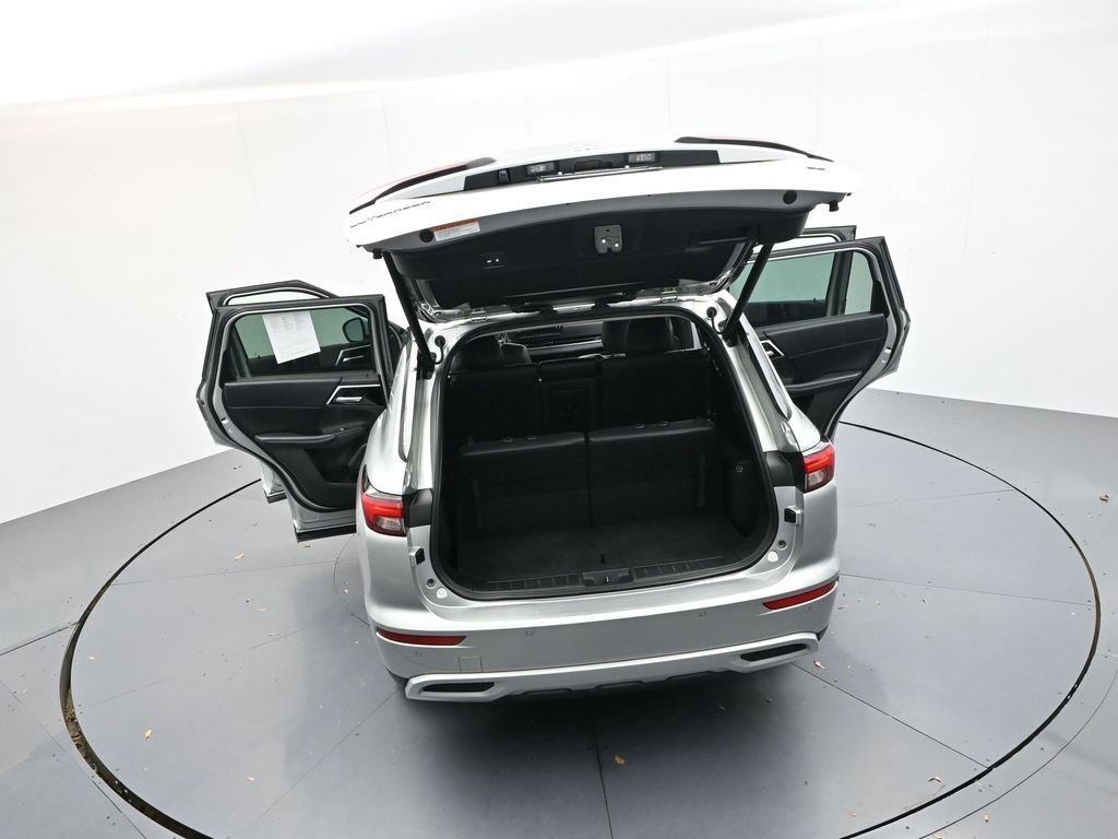 Used 2022 Mitsubishi Outlander SE image 38