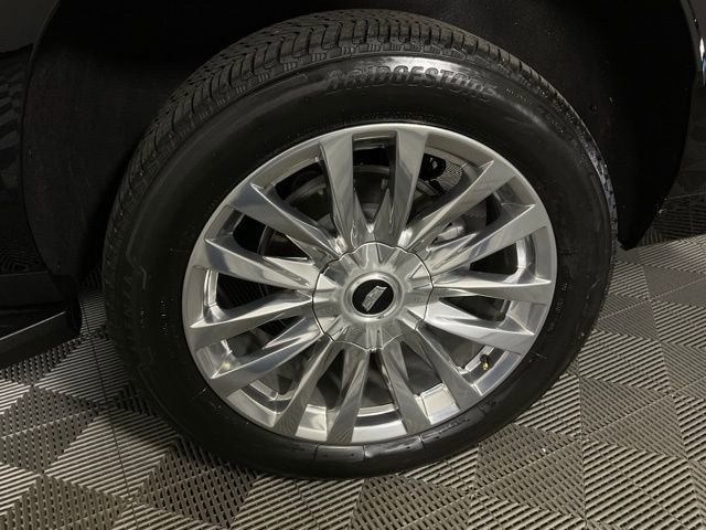 Certified 2024 Cadillac Escalade ESV Premium Luxury image 40
