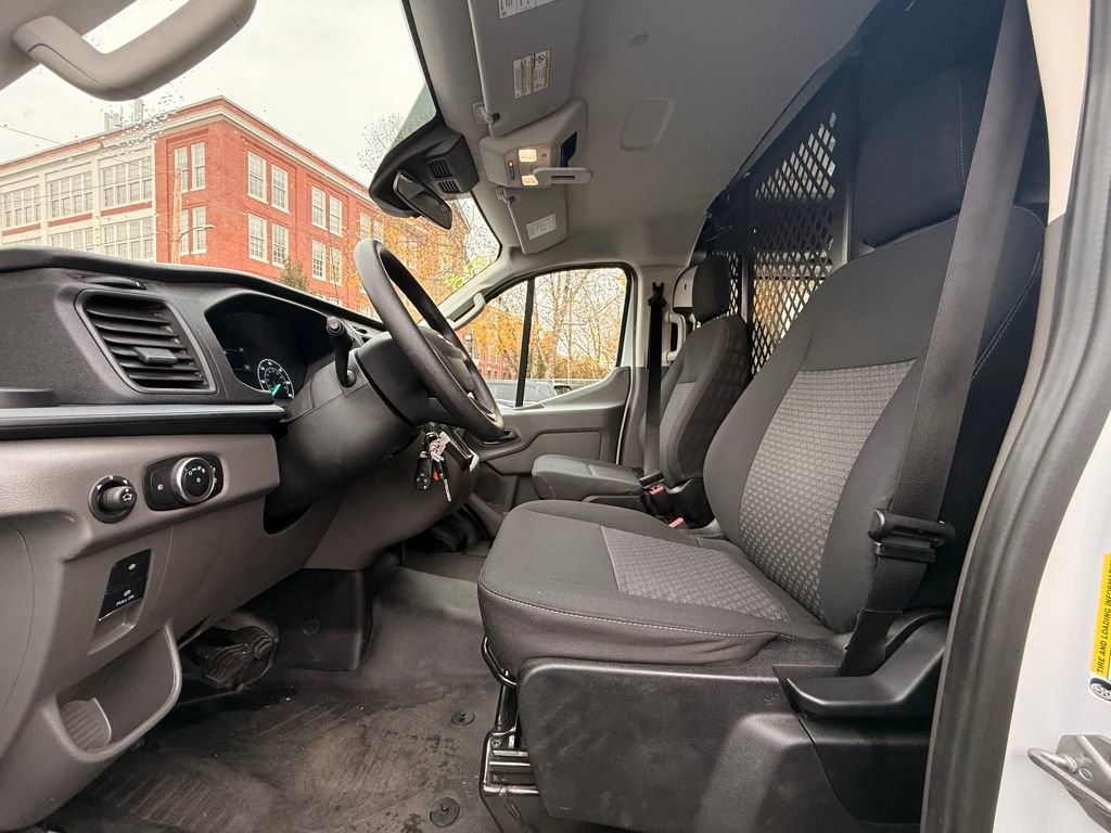 Used 2024 Ford Transit 250 Low Roof w/ Exterior Upgrade Package RWD image 15