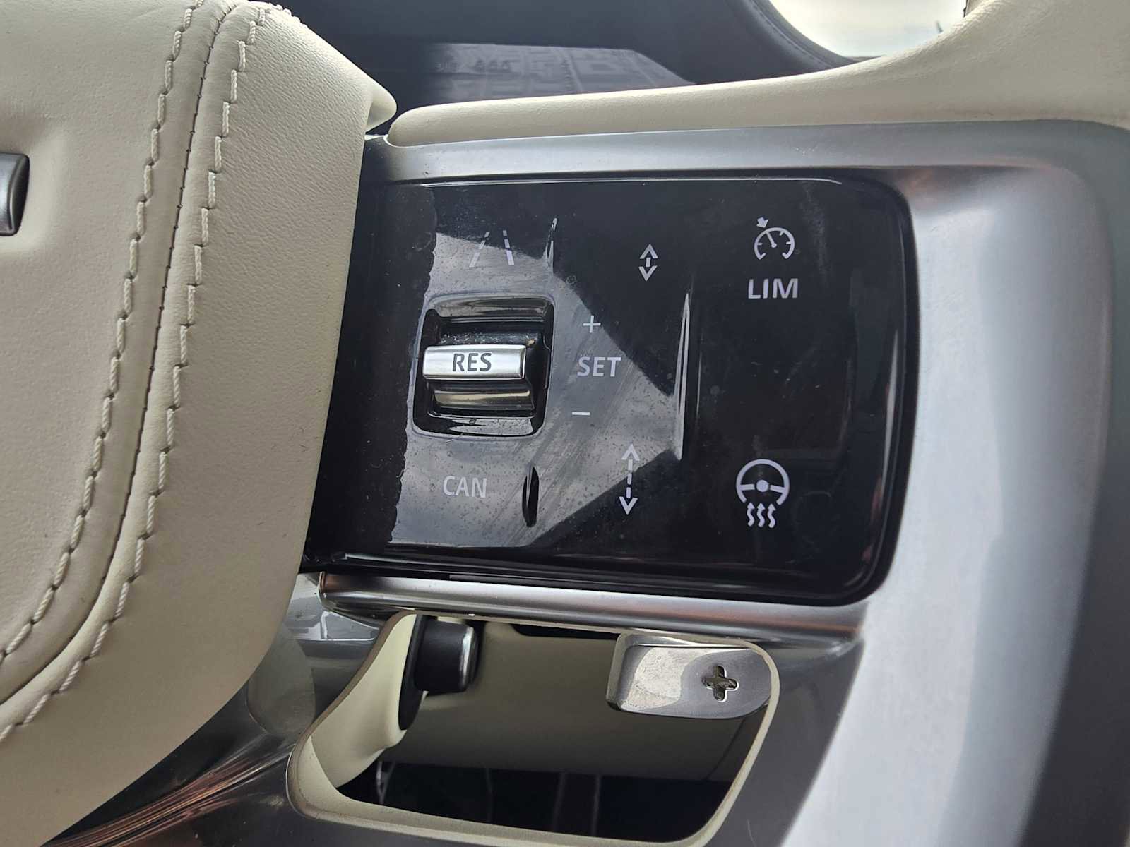 Used 2024 Land Rover Range Rover SE image 31