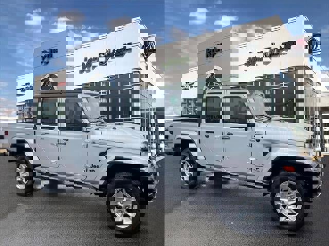 Used 2023 Jeep Gladiator Sport image 2