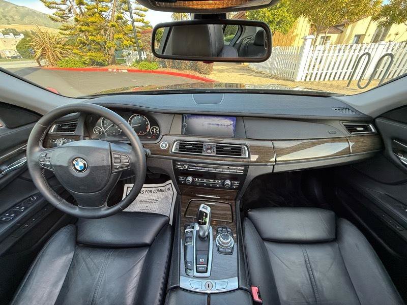 Used 2009 BMW 750i RWD image 52