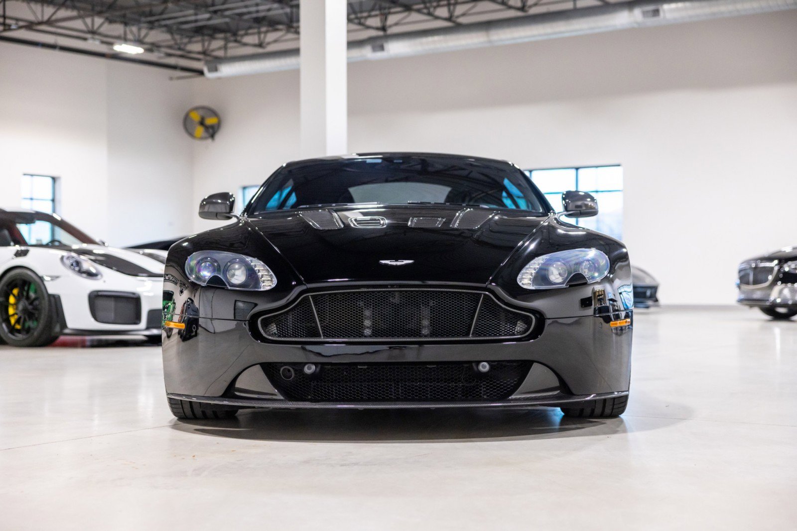 Used 2016 Aston Martin V12 Vantage S image 2