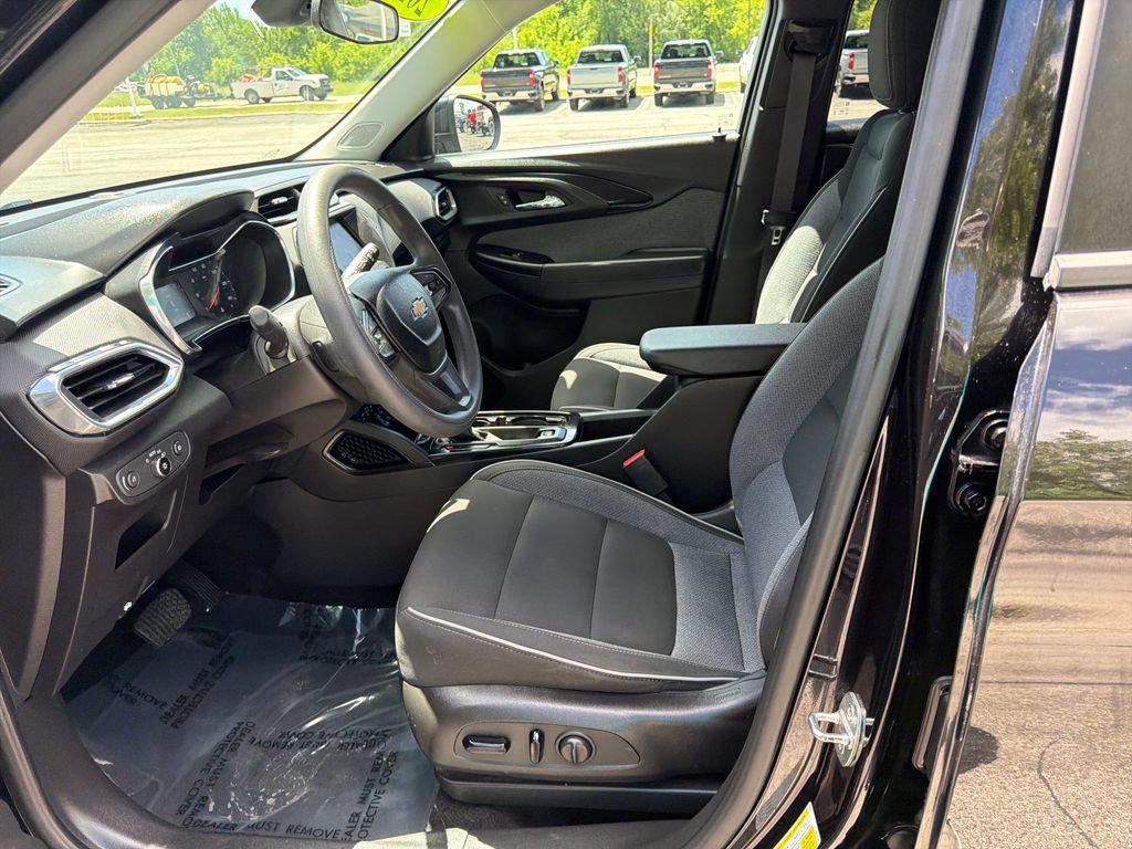 Used 2021 Chevrolet TrailBlazer LT AWD/4WD image 10
