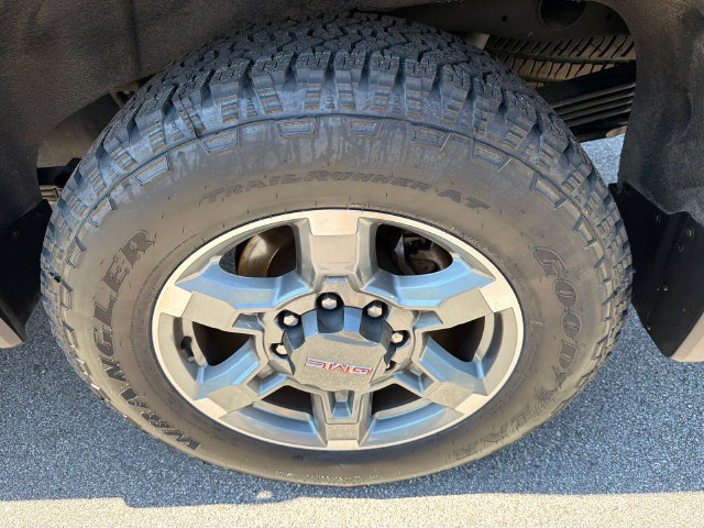 Used 2025 GMC Sierra 2500 SLT w/ SLT Convenience Package AWD/4WD image 19