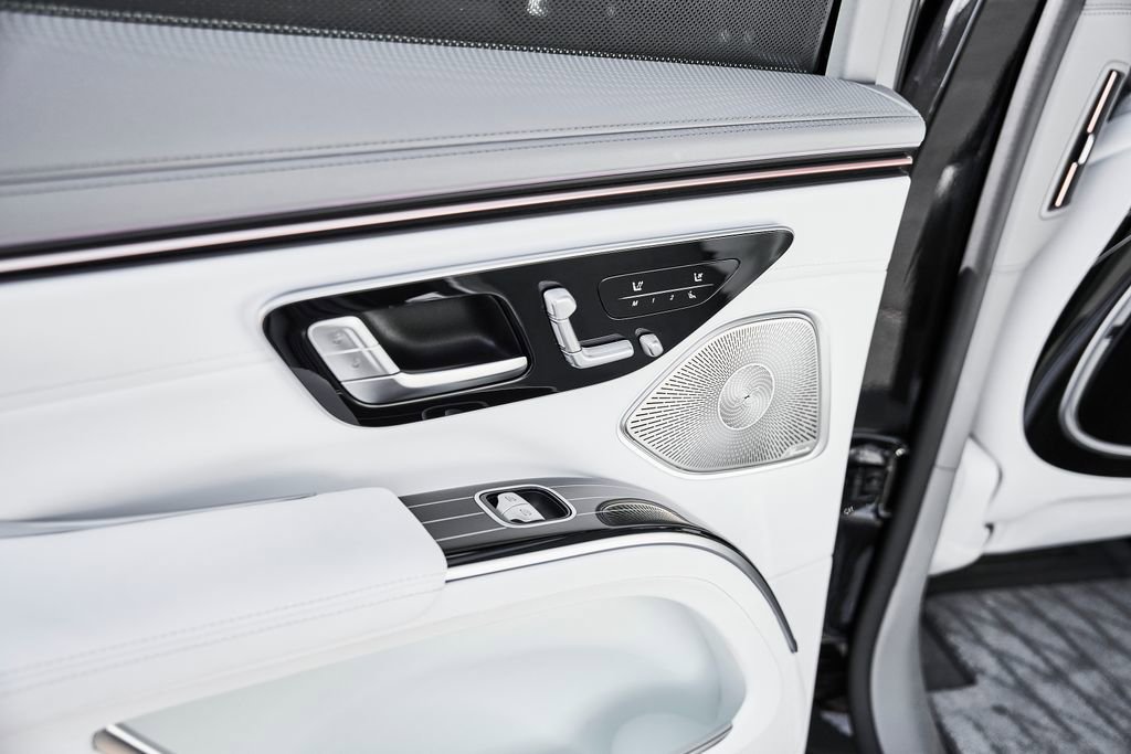 Used 2024 Mercedes-Benz Maybach EQS 680 4MATIC image 53