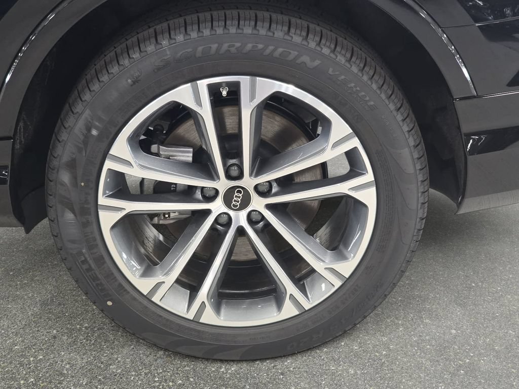 New 2026 Audi Q7 2.0T Premium Plus AWD/4WD image 16