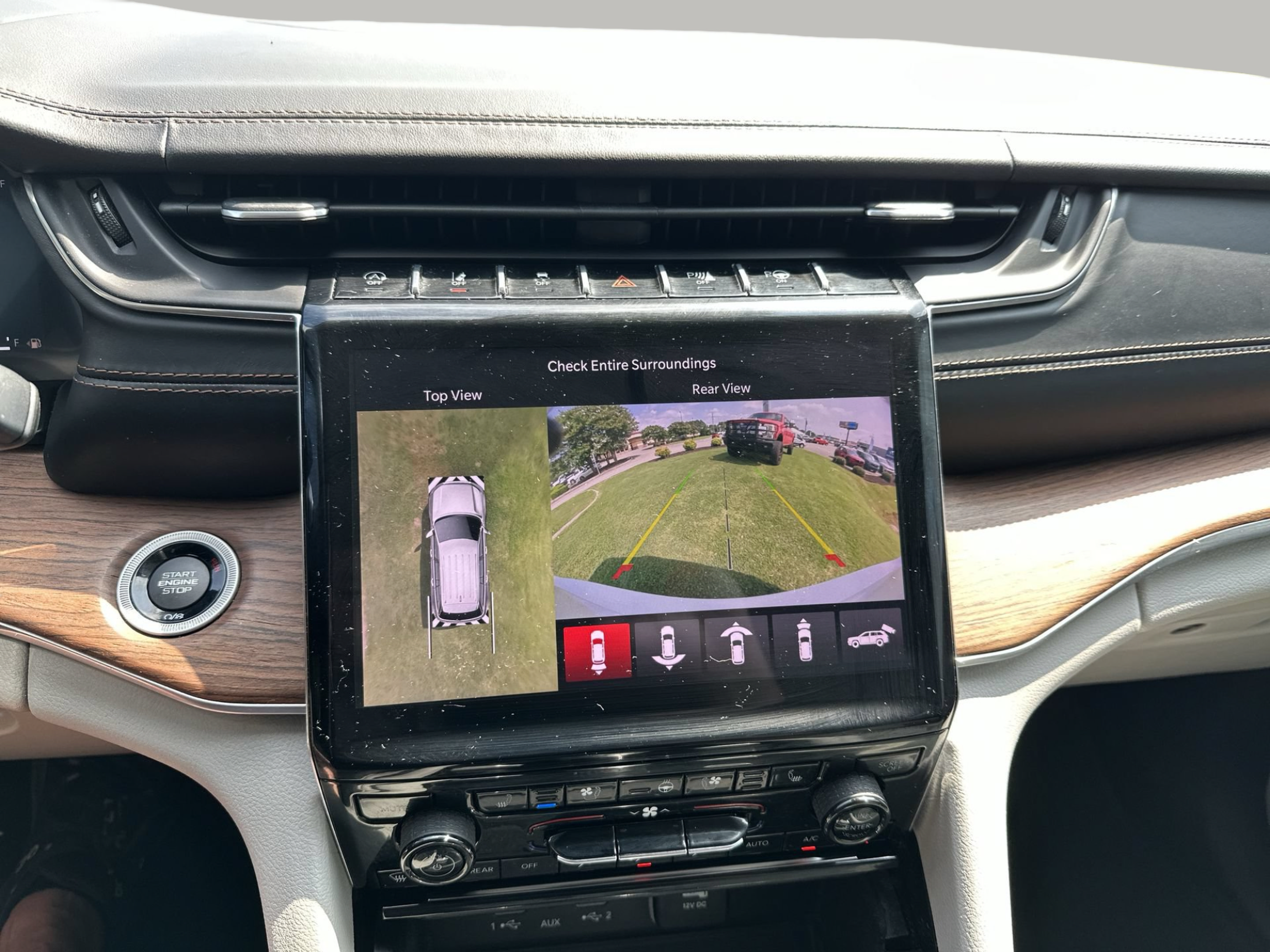 Used 2022 Jeep Grand Cherokee L Summit w/ Advanced Protech Group IV AWD/4WD image 23