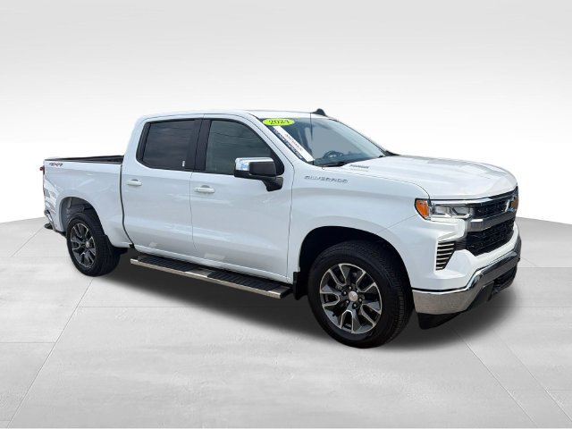 Used 2024 Chevrolet Silverado 1500 LT AWD/4WD image 7