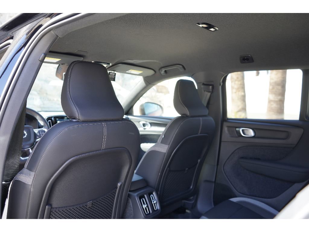 New 2025 Volvo EX40 Core w/ Climate Package image 20