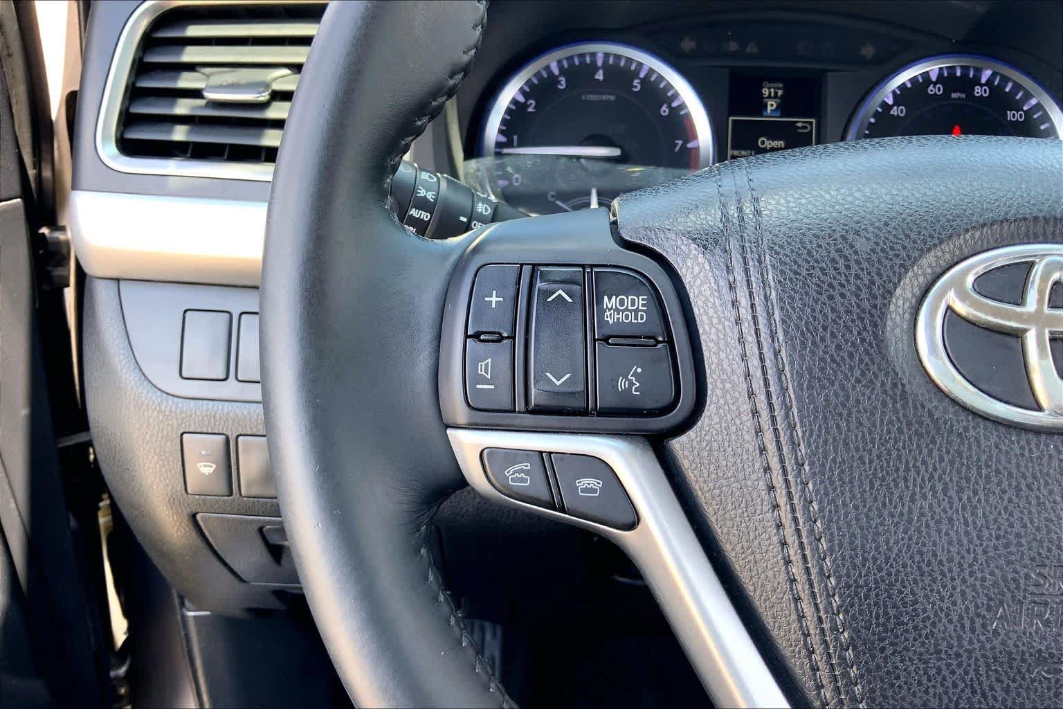 Used 2015 Toyota Highlander XLE FWD image 23
