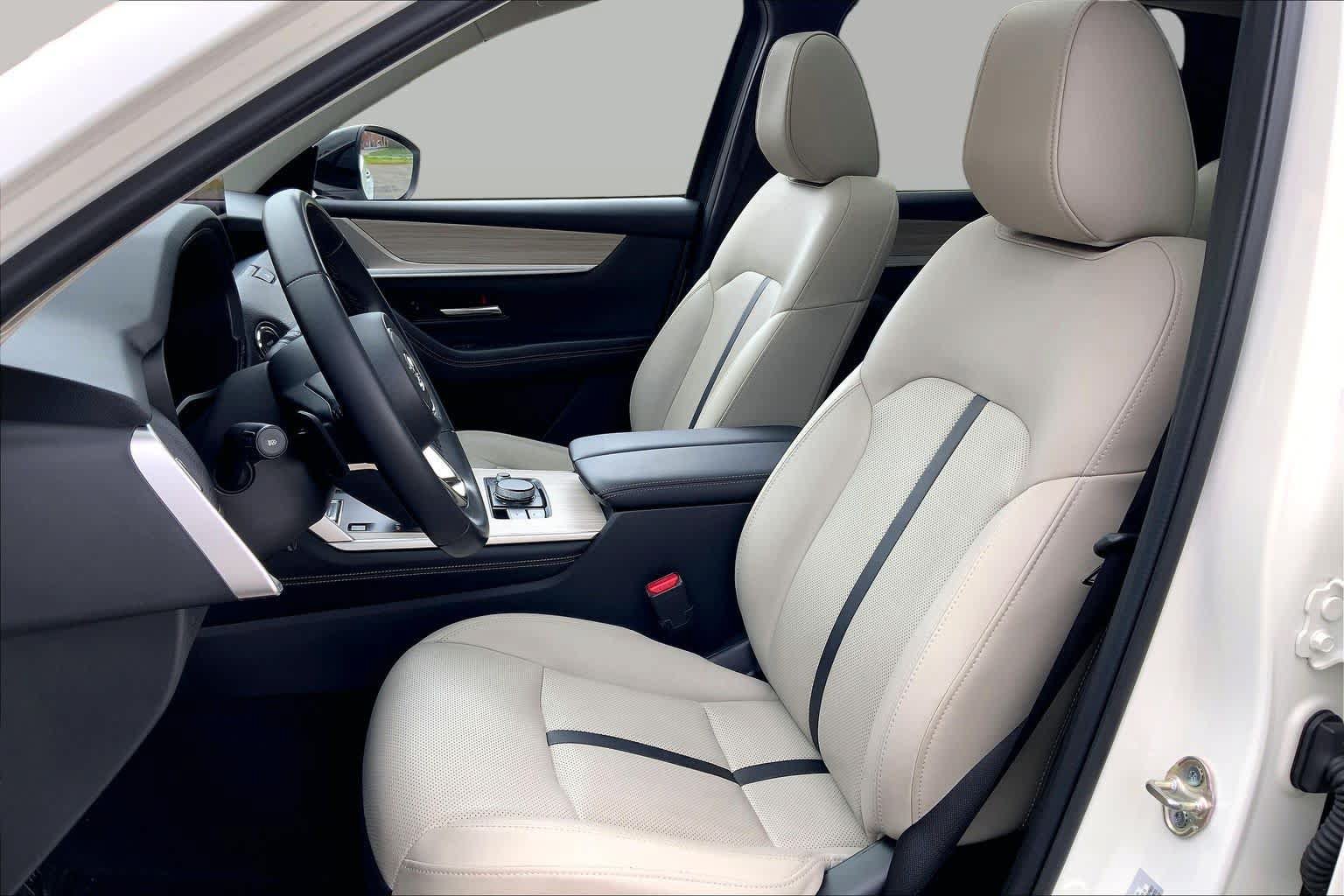 Certified 2025 MAZDA CX-70 Plug-In Hybrid w/ Premium Pkg AWD/4WD image 9