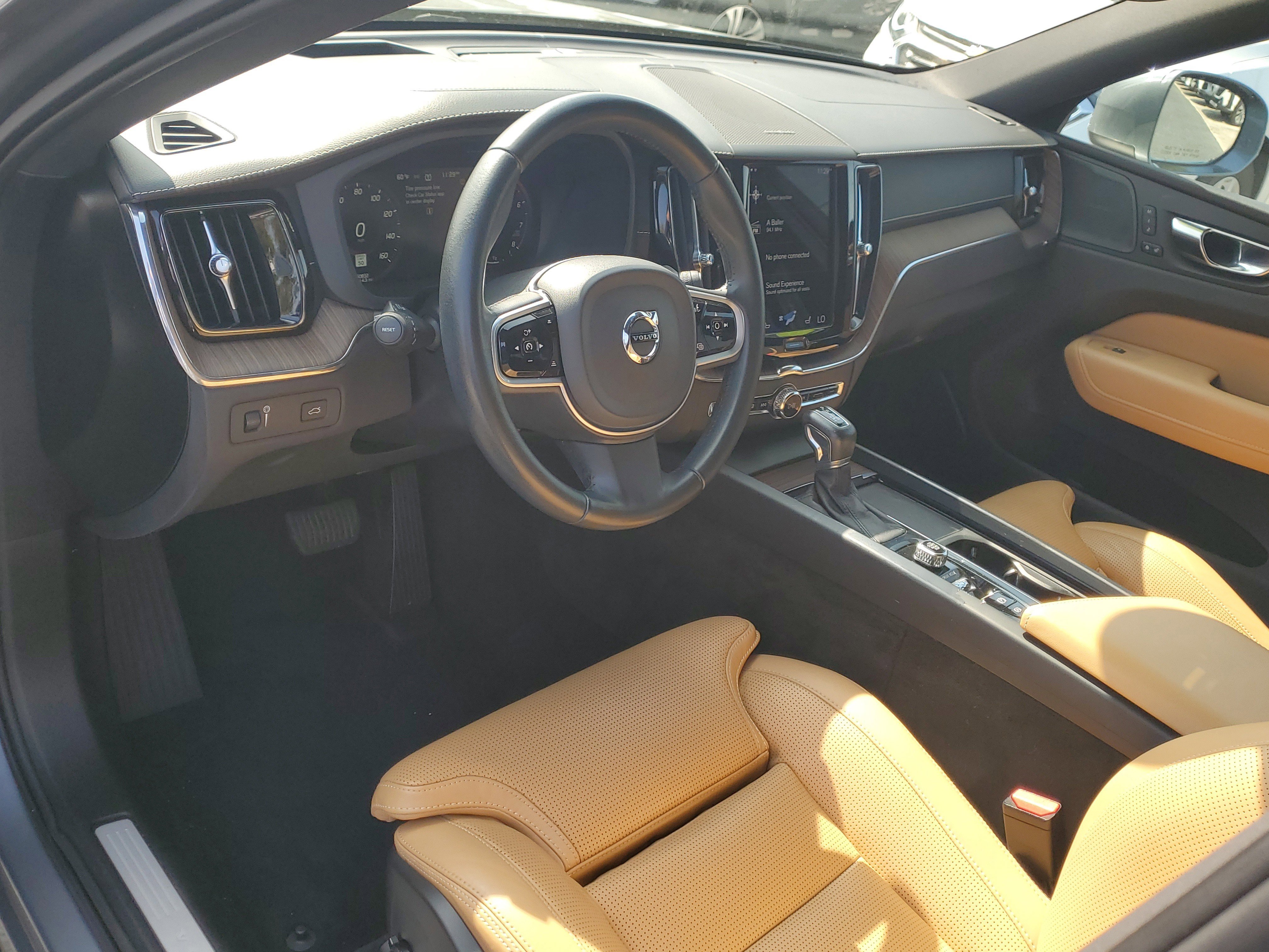 Used 2021 Volvo XC60 T5 Inscription w/ Advanced Package image 21