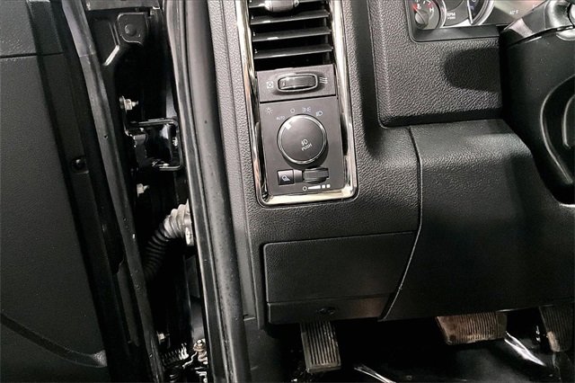 Used 2017 RAM 1500 Sport image 39