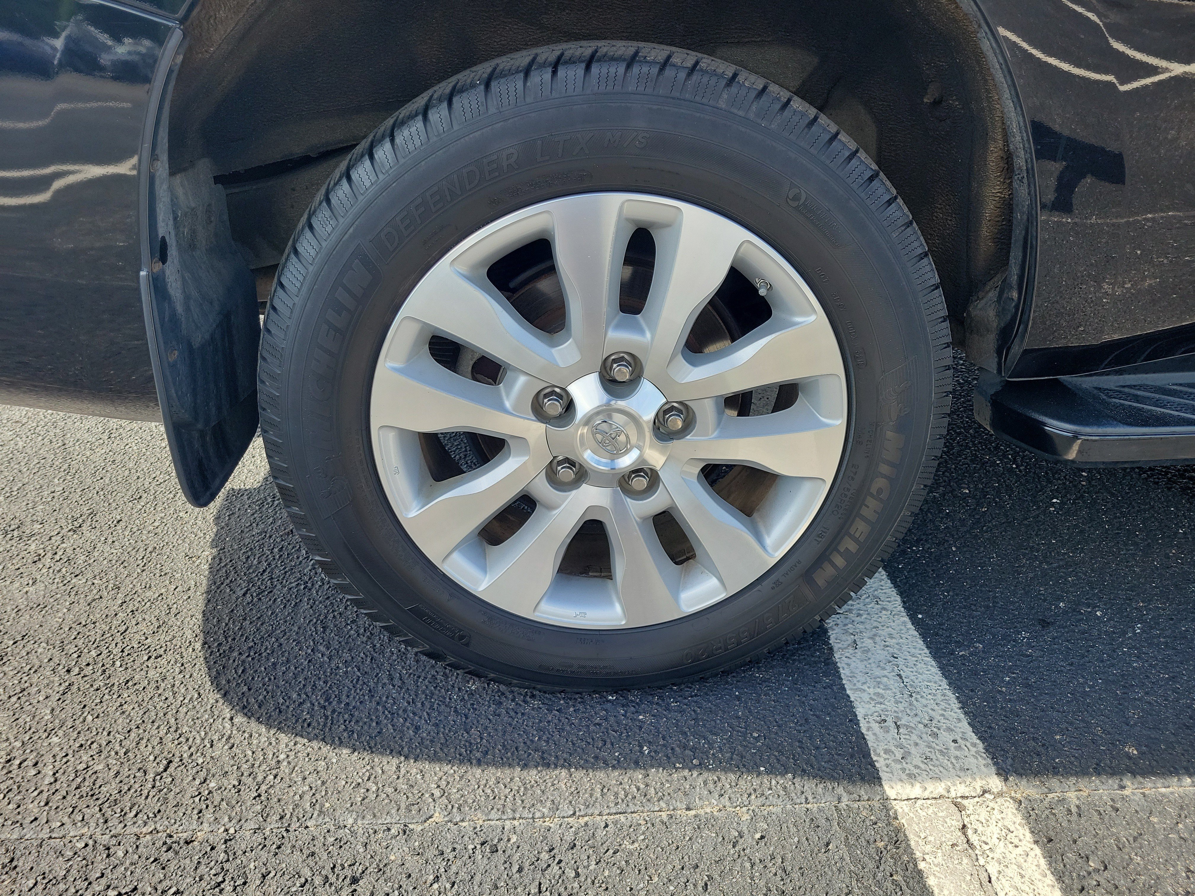 Used 2018 Toyota Sequoia Platinum AWD/4WD image 7