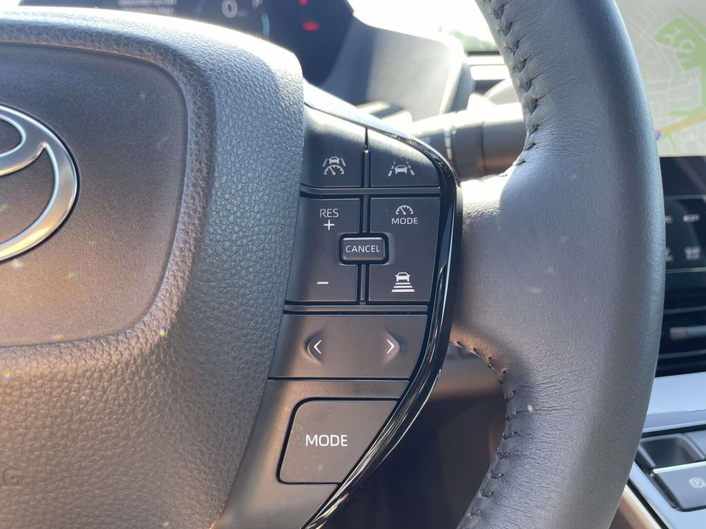 Used 2025 Toyota bZ4X FWD image 15