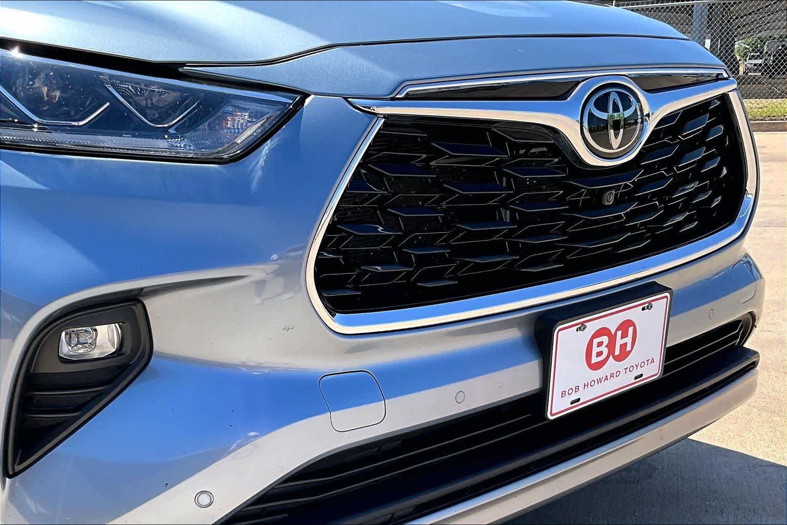 Used 2024 Toyota Highlander Platinum FWD image 30