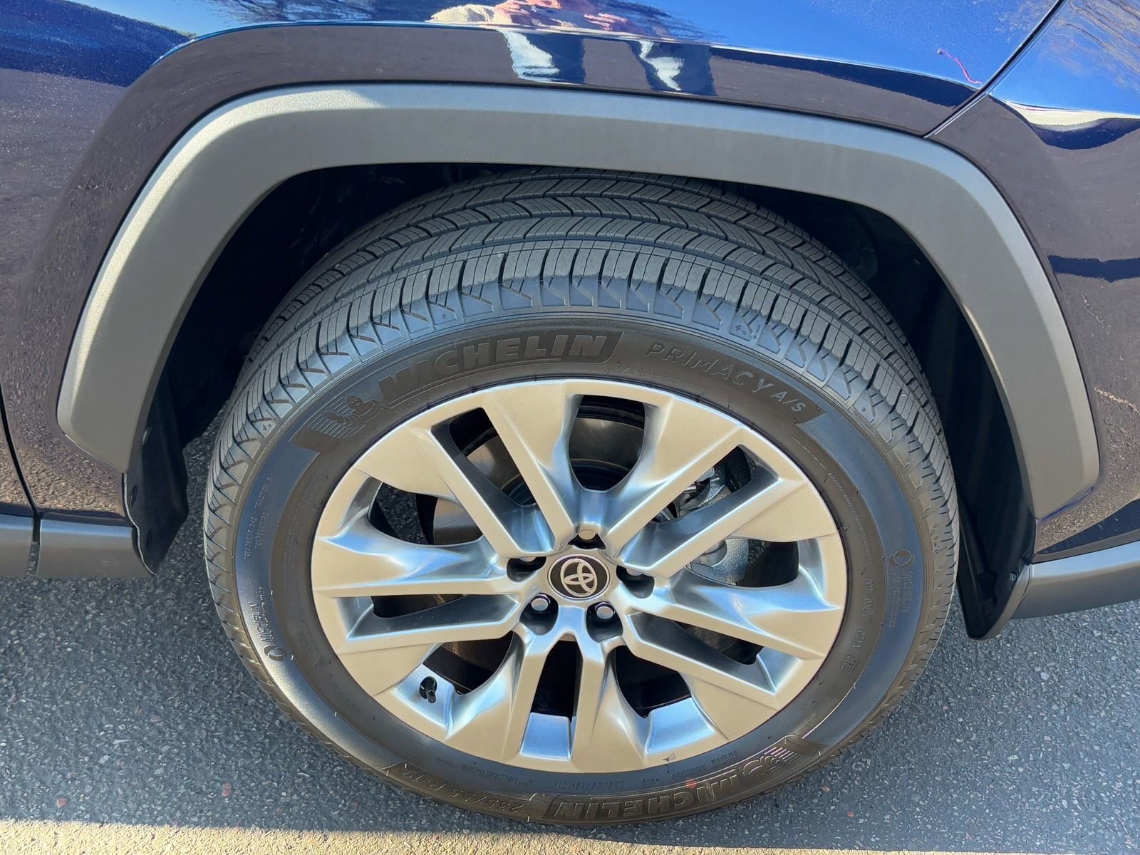 Used 2025 Toyota RAV4 Limited w/ Advanced Technology Package image 11