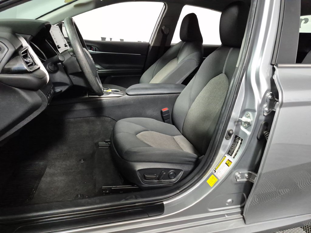 Used 2023 Toyota Camry LE FWD image 9