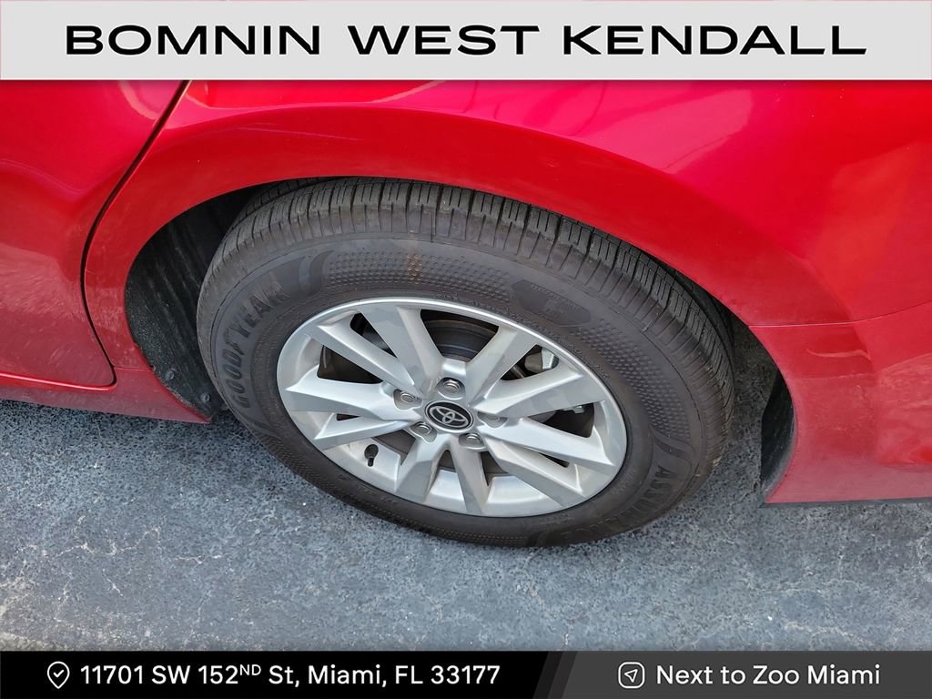 Used 2025 Toyota Camry LE image 7