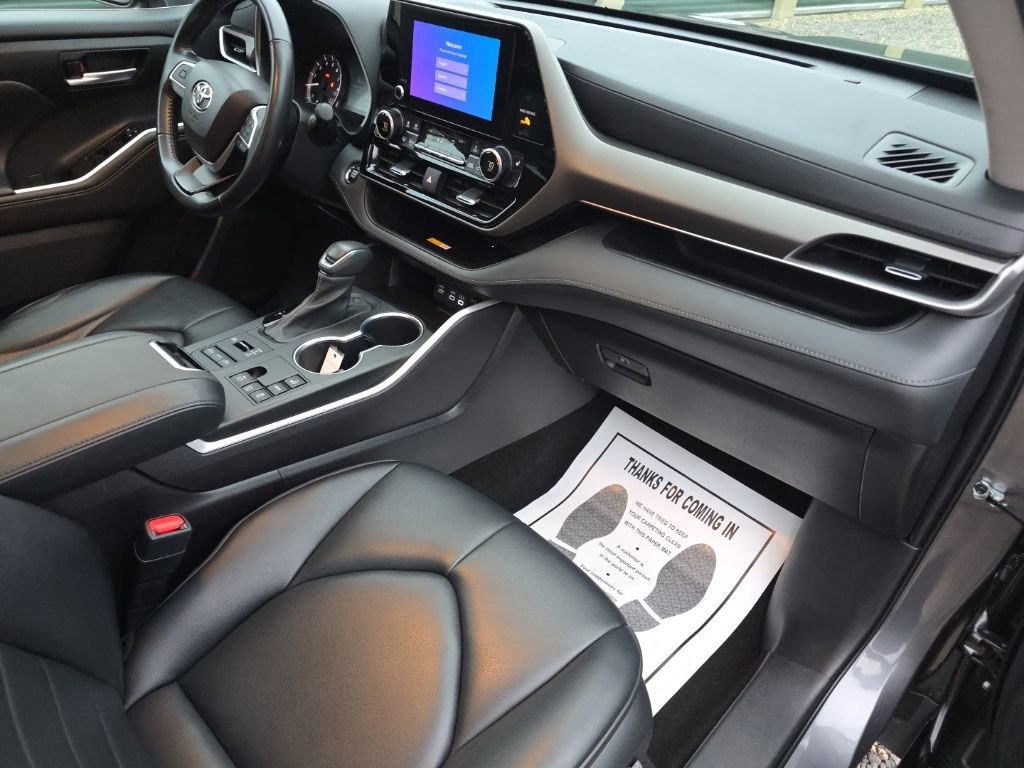 Used 2023 Toyota Highlander XLE image 20