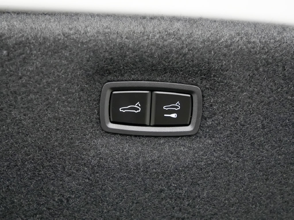 New 2026 Porsche Taycan 4S AWD/4WD image 14
