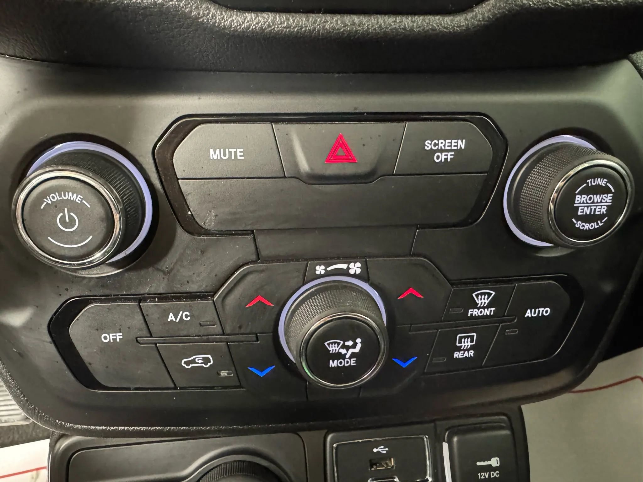 Used 2019 Jeep Renegade Limited w/ UConnect 8.4 Nav Group image 22