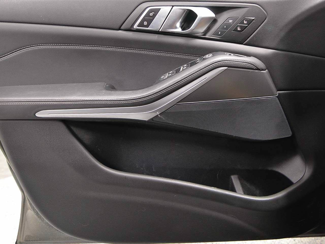Used 2022 BMW X5 sDrive40i w/ M Sport Package RWD image 6