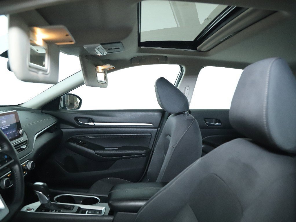 Used 2021 Nissan Altima 2.5 SV w/ SV Premium Package image 19