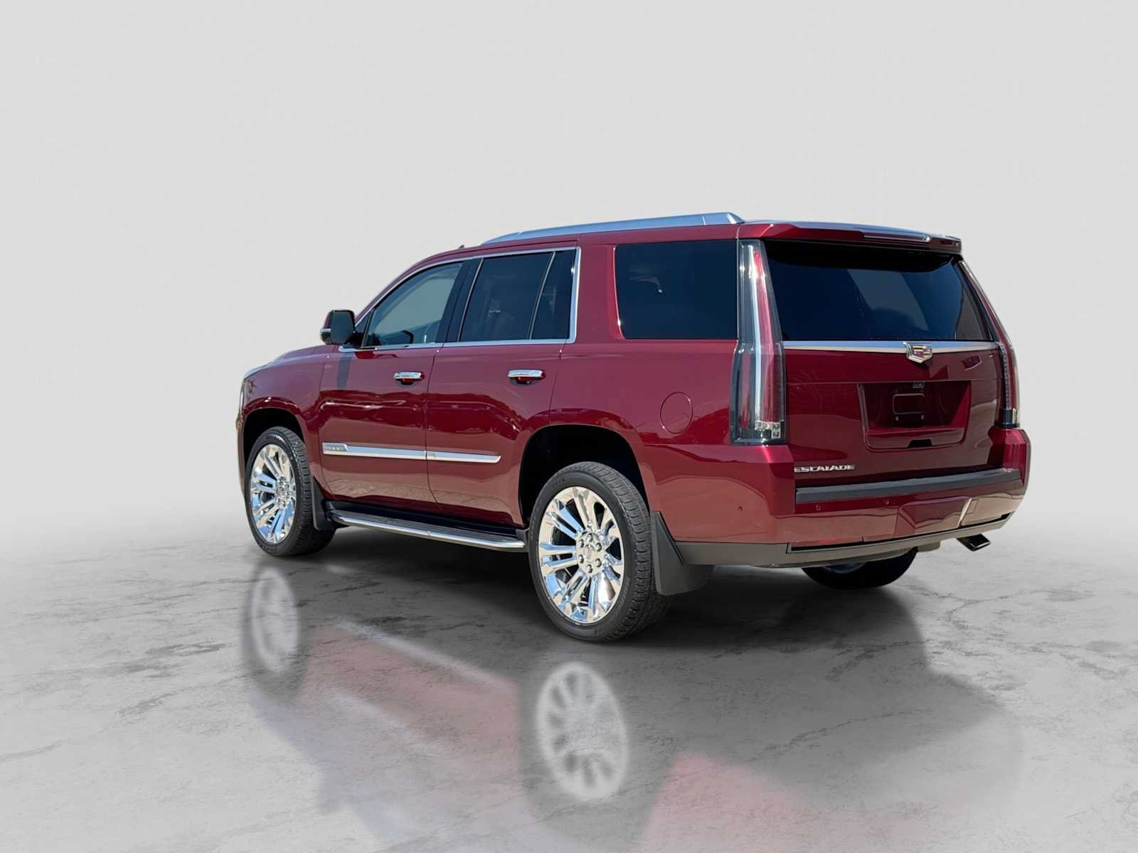 Used 2019 Cadillac Escalade Luxury w/ LPO, Radiant Package AWD/4WD image 4