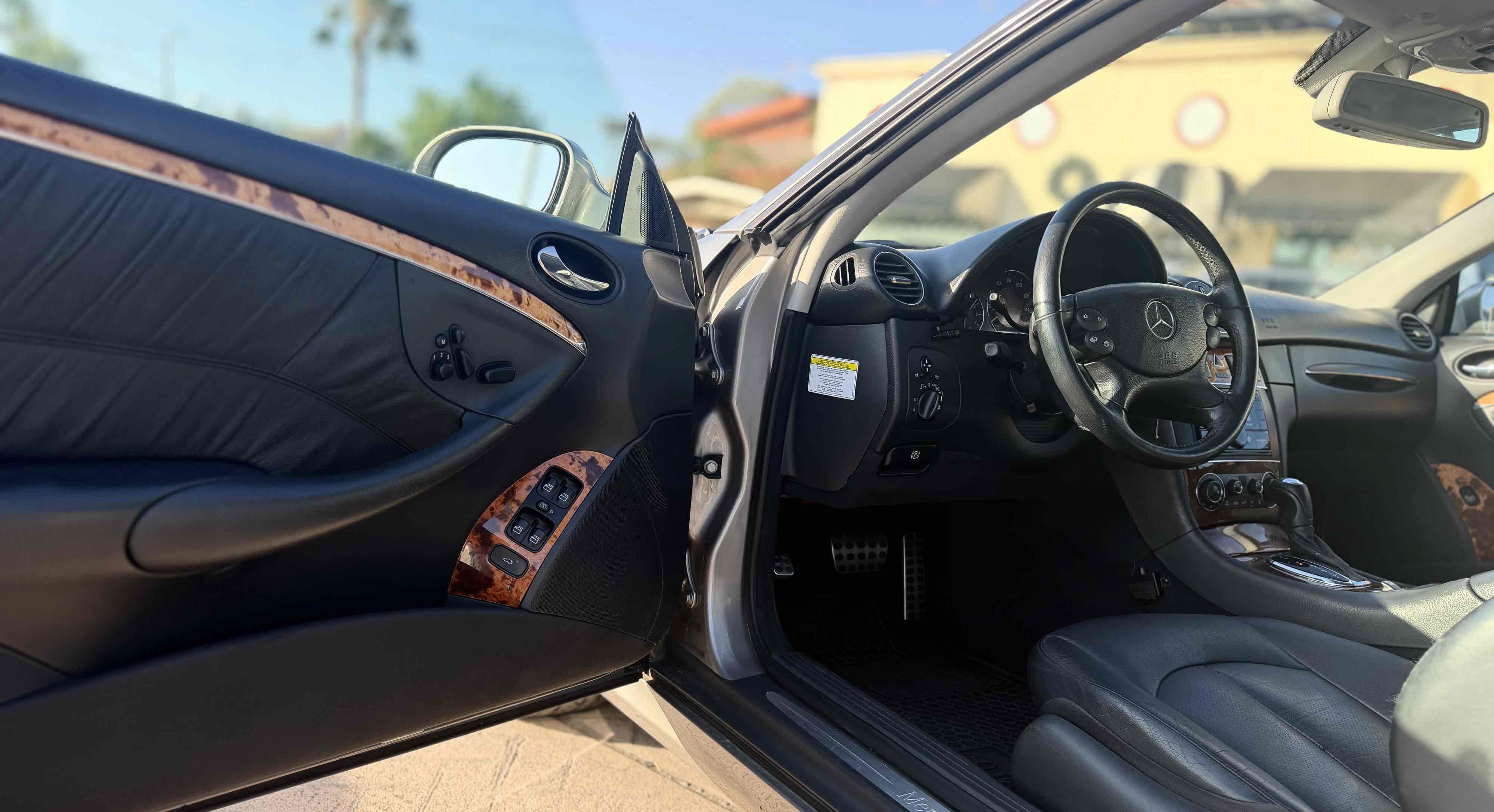 Used 2005 Mercedes-Benz CLK 320 Cabriolet image 17