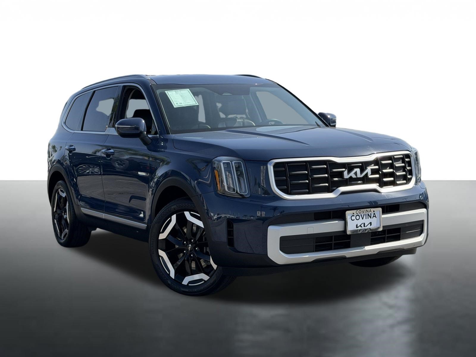 Certified 2024 Kia Telluride S FWD image 2