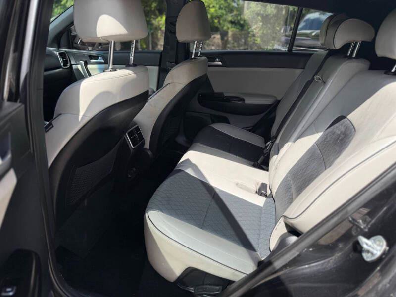 Used 2018 Kia Sportage EX w/ EX Sport Appearance Package AWD/4WD image 10