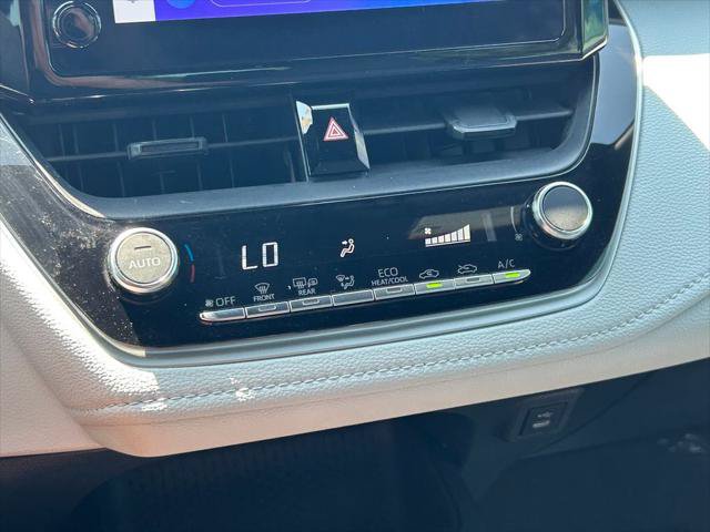 Certified 2025 Toyota Corolla SE FWD image 27