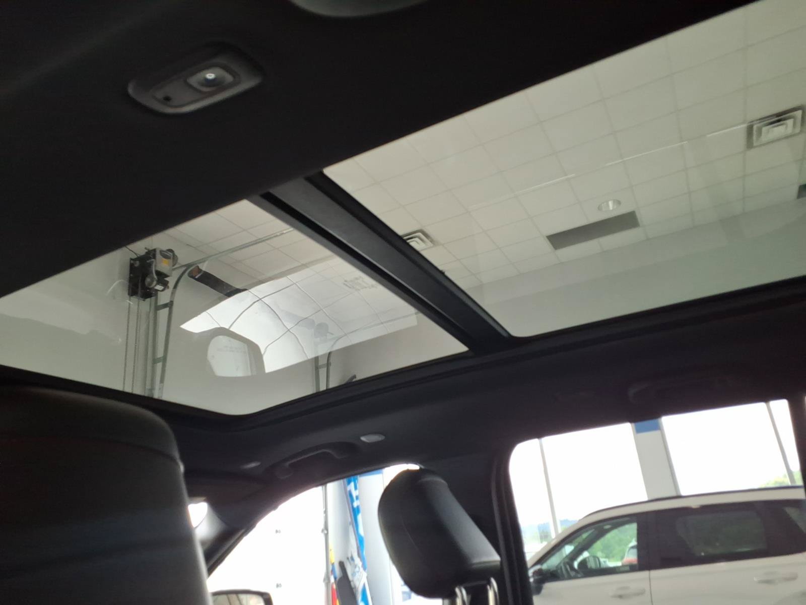 Used 2022 Jeep Grand Cherokee Trailhawk AWD/4WD image 14