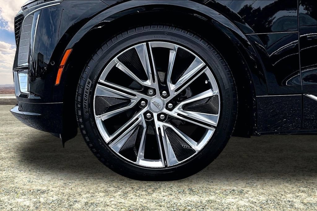 Used 2024 Cadillac Lyriq Luxury w/ Nappa Leather Package RWD image 33