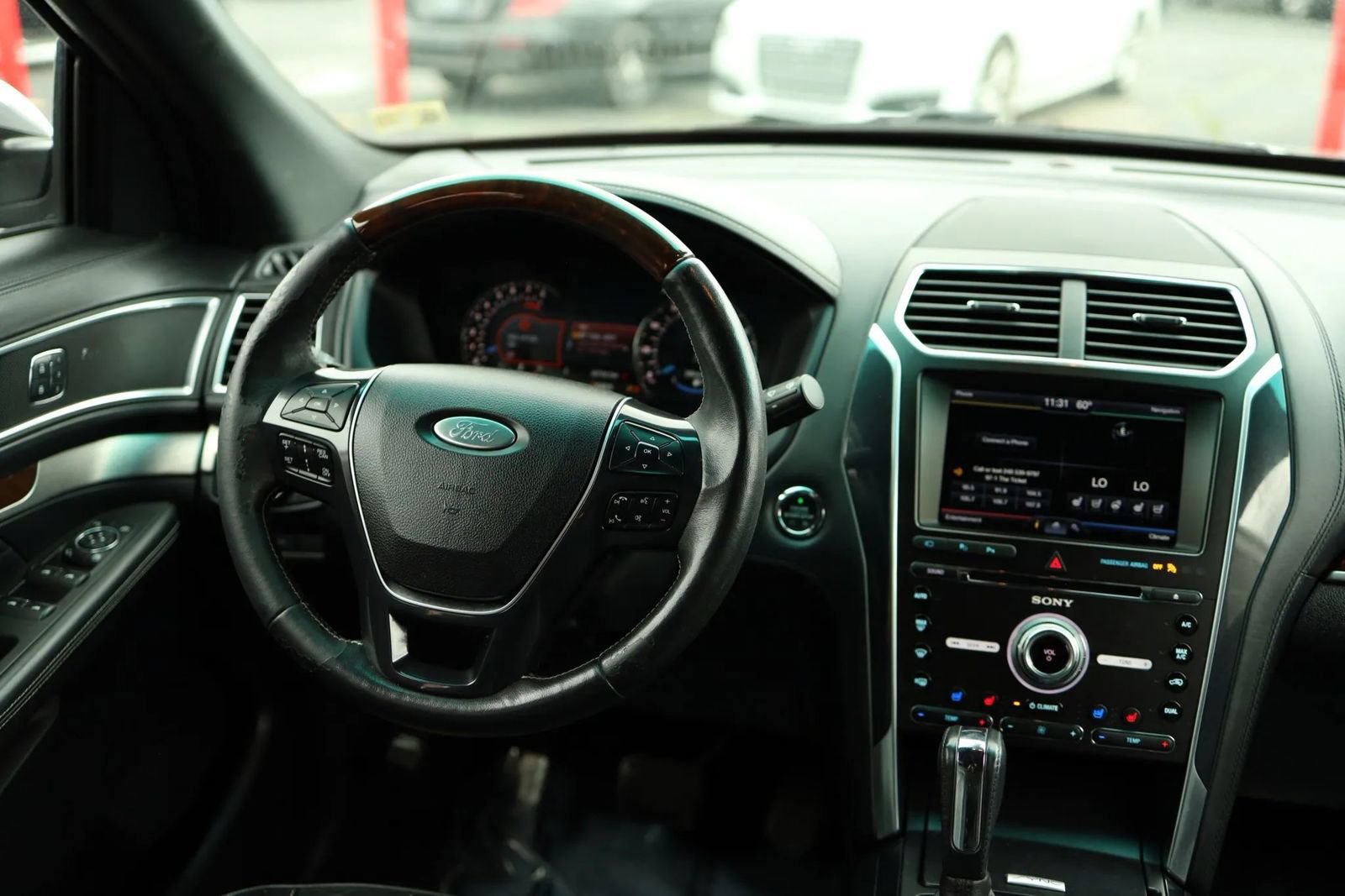 Used 2016 Ford Explorer Platinum AWD/4WD image 30