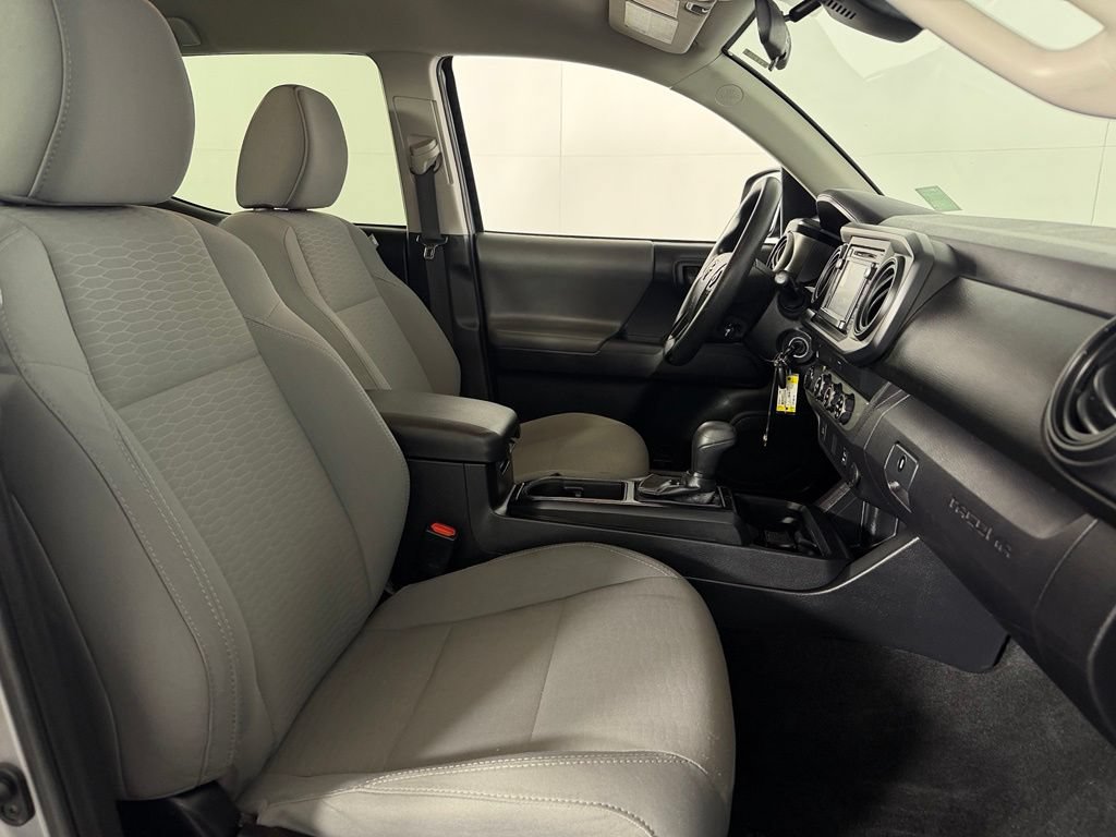 Used 2019 Toyota Tacoma SR AWD/4WD image 29