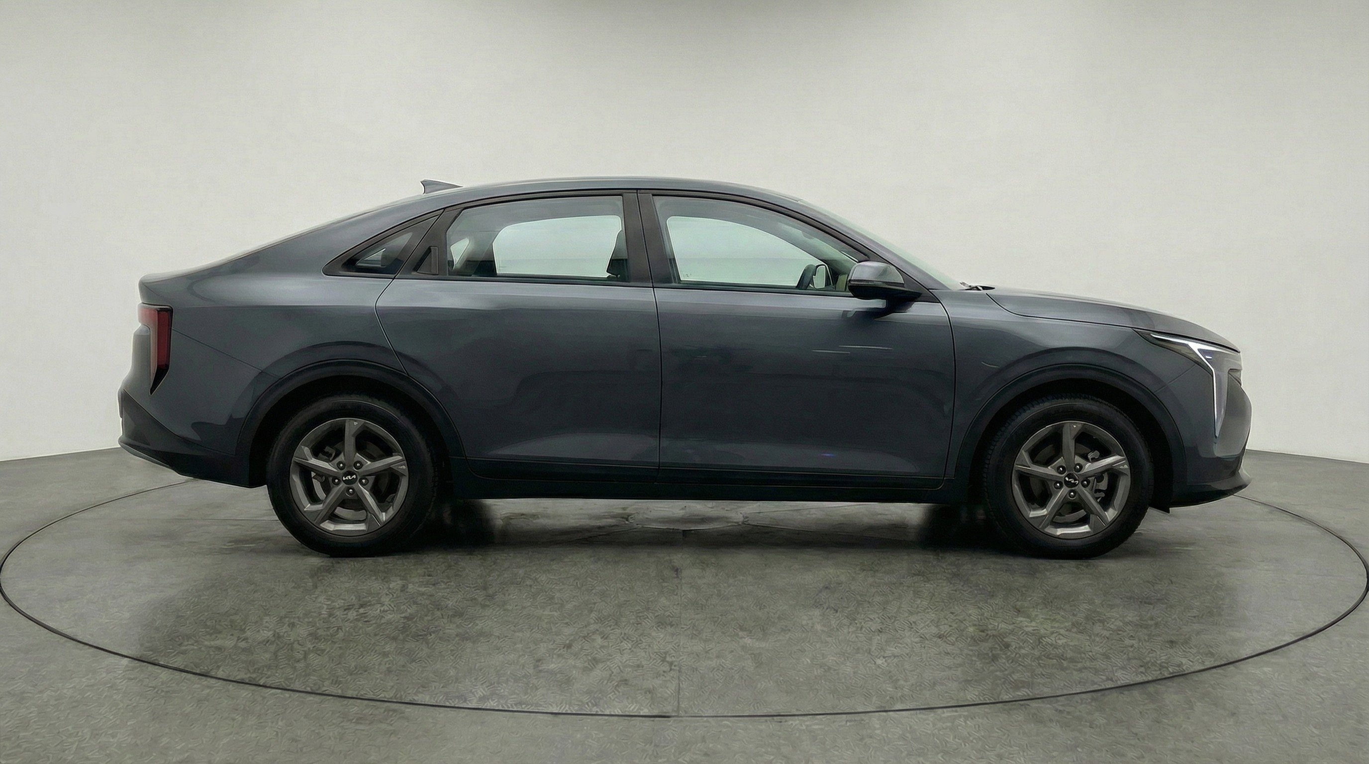 Used 2025 Kia K4 LXS image 11
